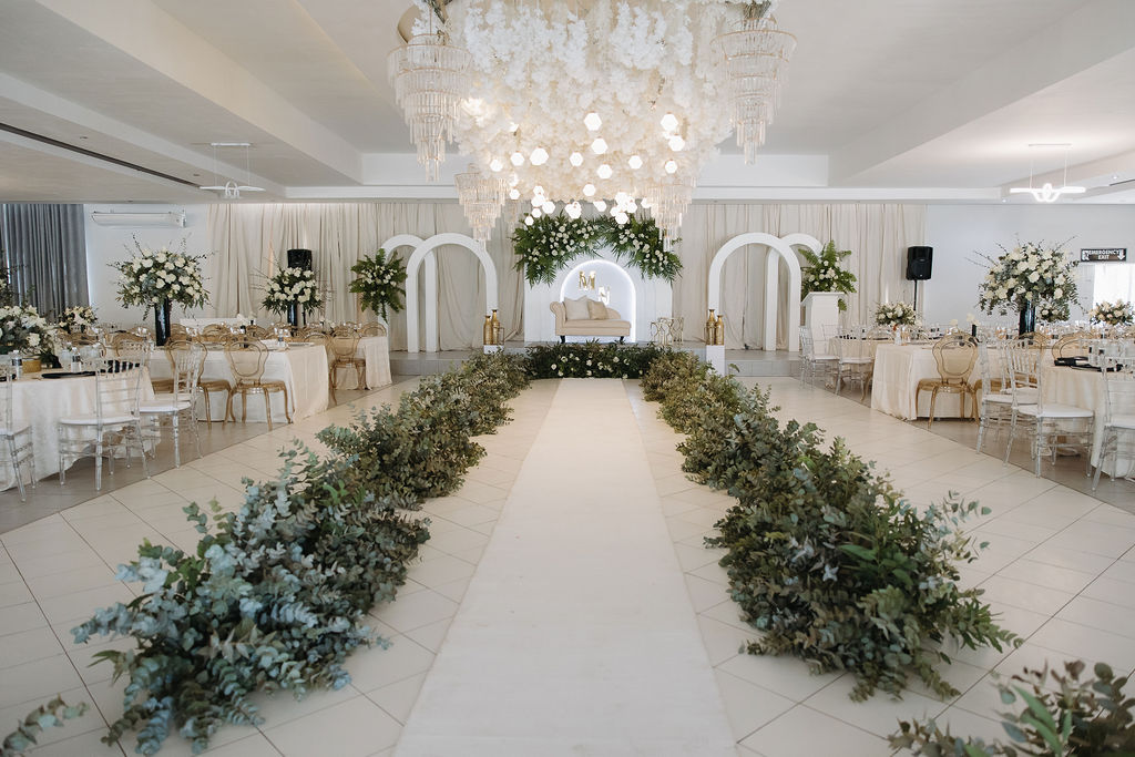 Textures That Talk: How Wood, Gold & Linen Bring Rustic Glam to Life